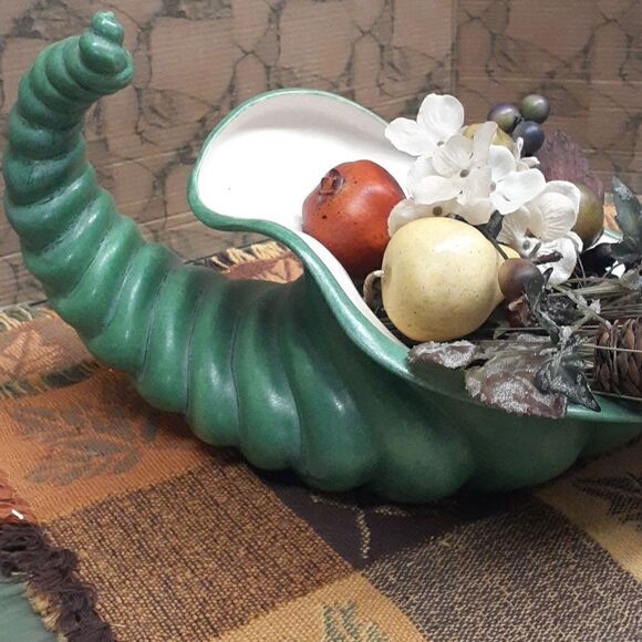 3 pc.bundle of Vintage ceramic cornacopia, (florals-no charge) and 2 placemats - Picture 2 of 12